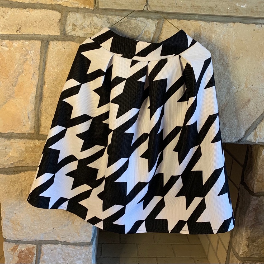 Beautiful Black and White Skirt